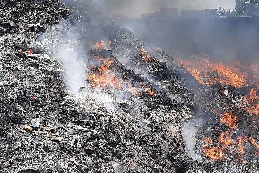 Hai thành phố của Vĩnh Phúc phải chôn tạm trăm tấn rác mỗi ngày