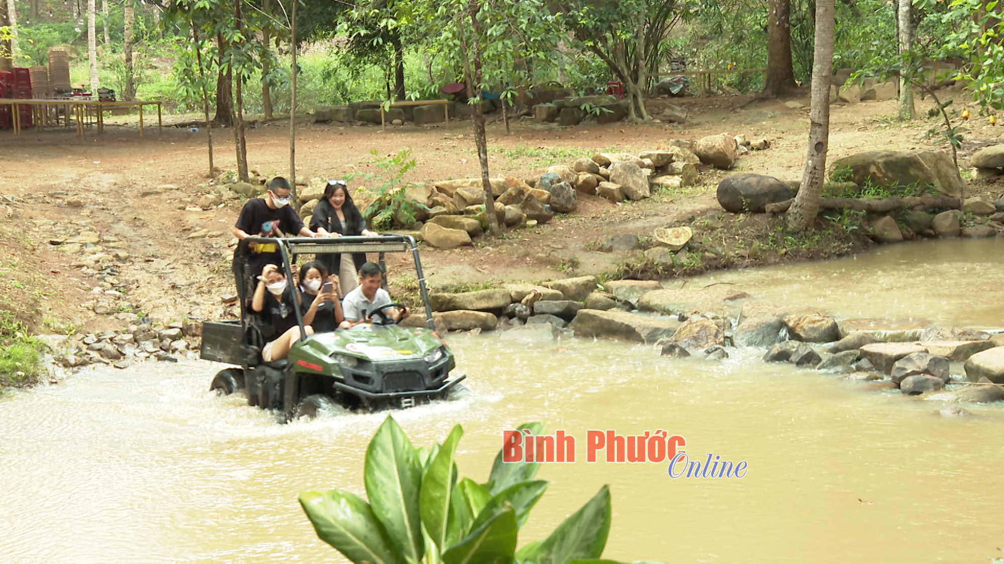 Phát triển du lịch gắn với bảo vệ thiên nhiên