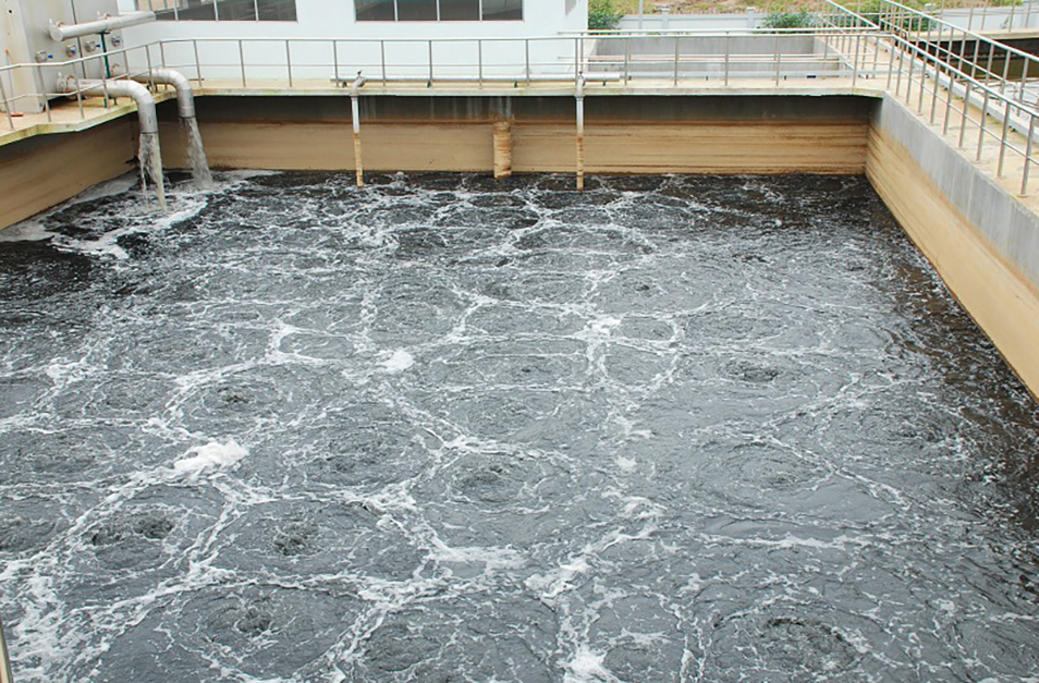 Hệ thống xử lý nước thải điều lưu thực hiện vai trò ngăn chặn sự biến động của nước thải